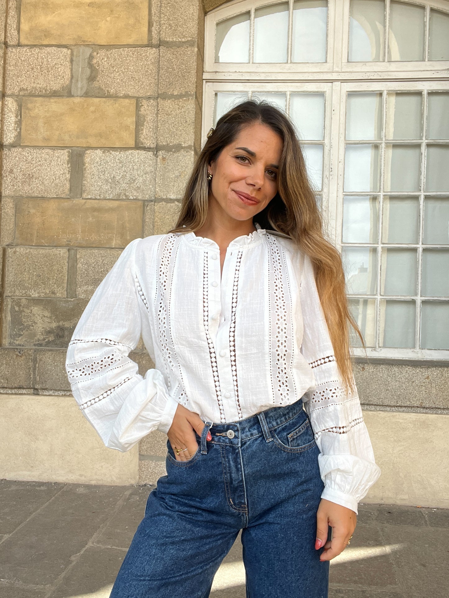 Blouse blanche avec des broderies Colombe