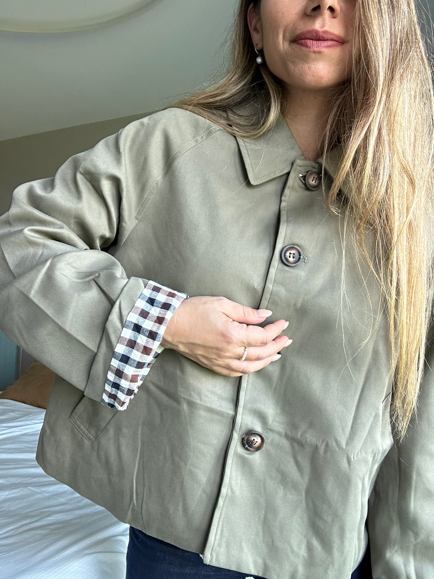 Trench court Dalia kaki