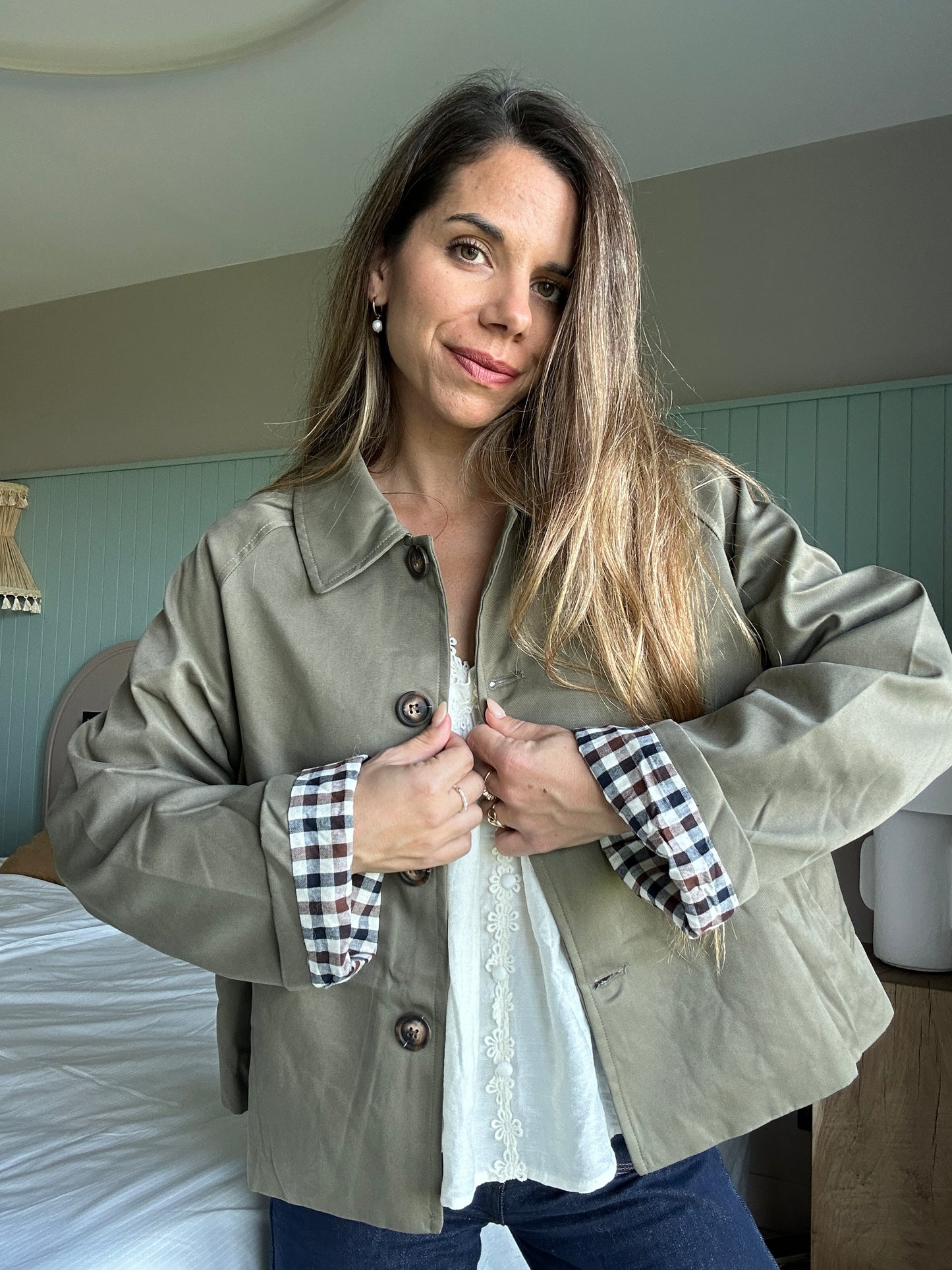 Trench court Dalia kaki