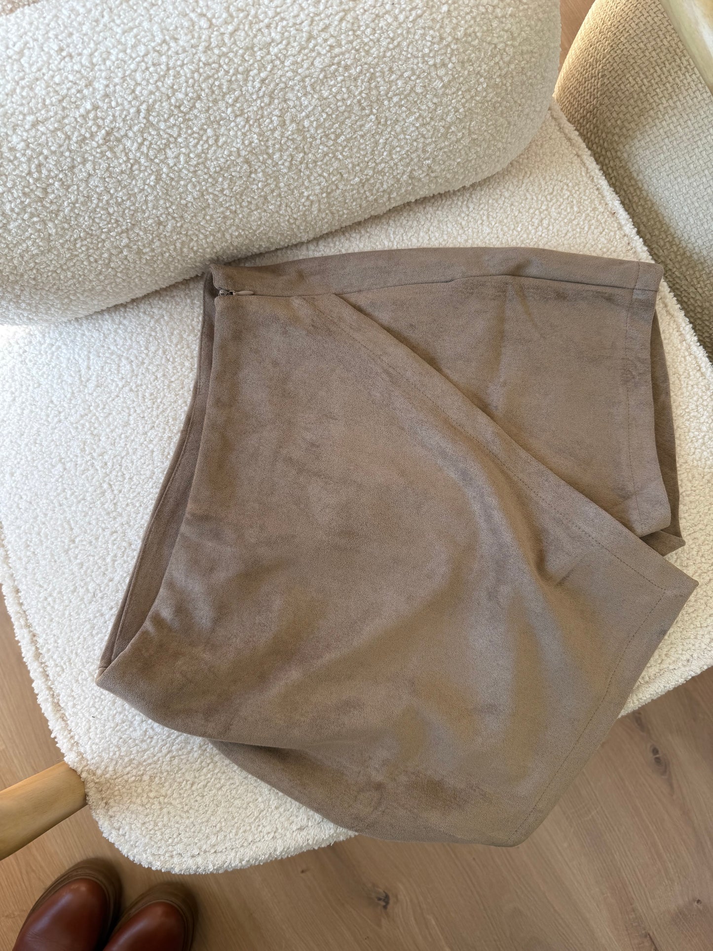 Jupe short en suédine Selena