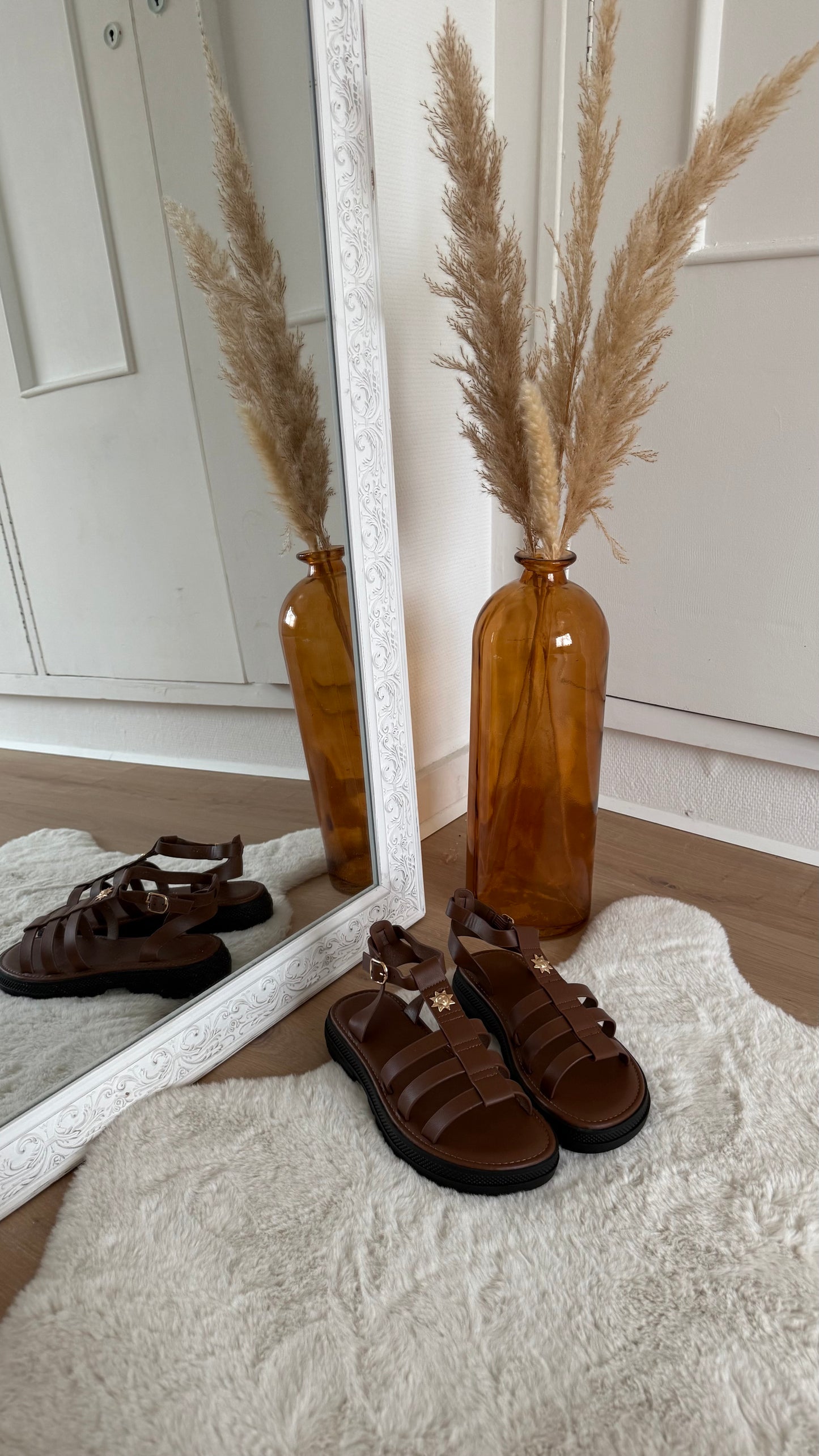 Sandales plates chocolat Amalia
