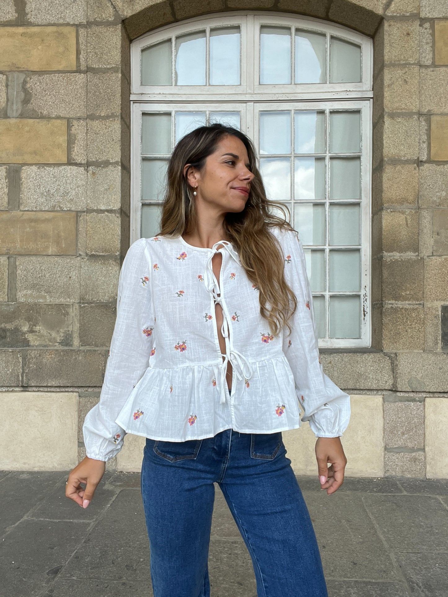 Blouse brodée à noeuds Silvia