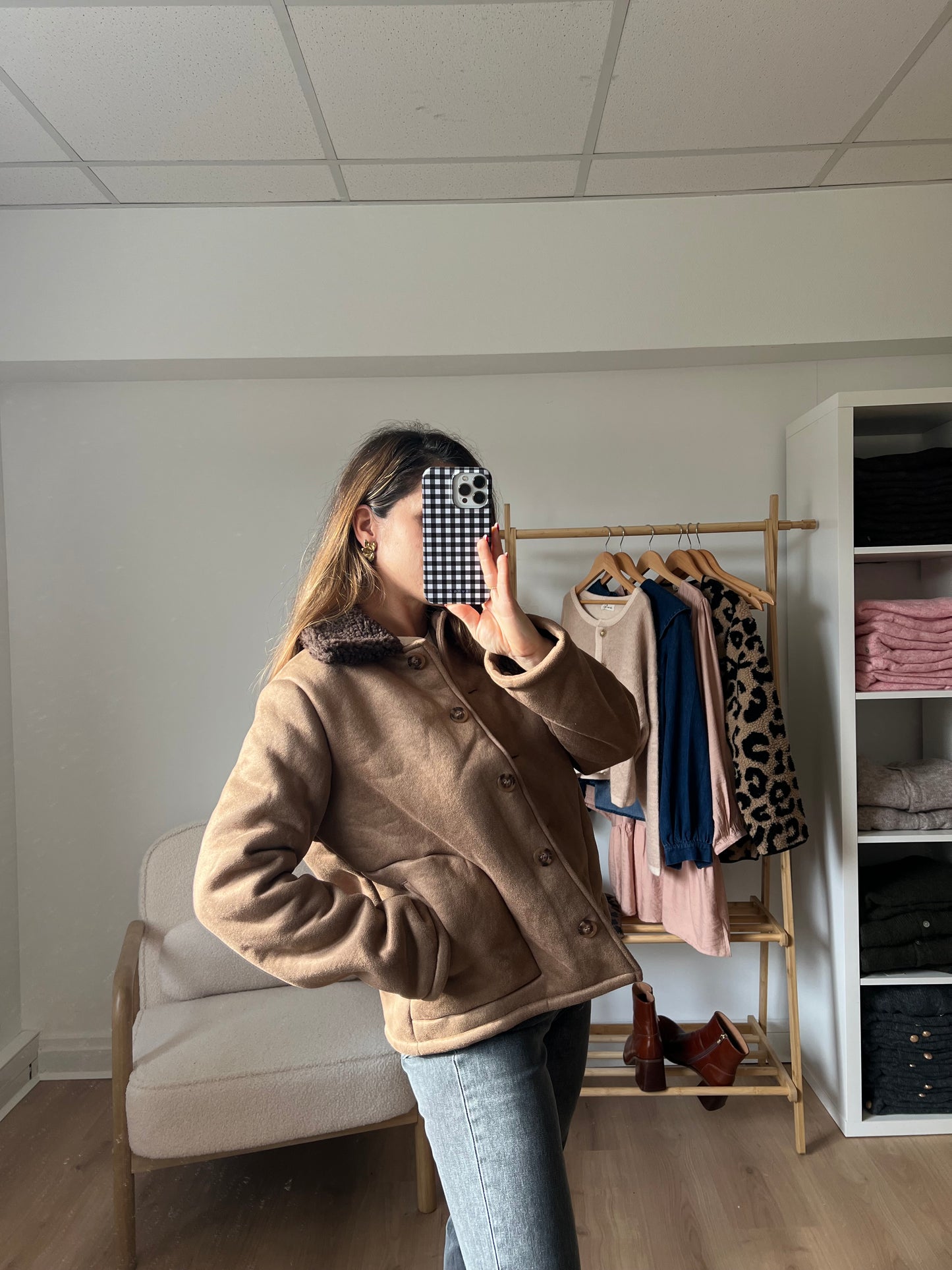 Manteau avec un col en moumoute chocolat Bérénice