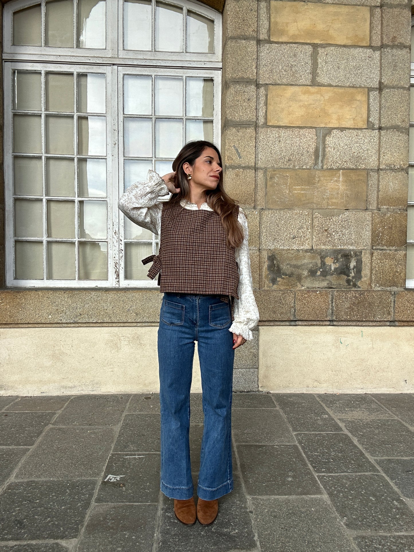 Pull fin sans manche avec nœuds à carreaux Armance