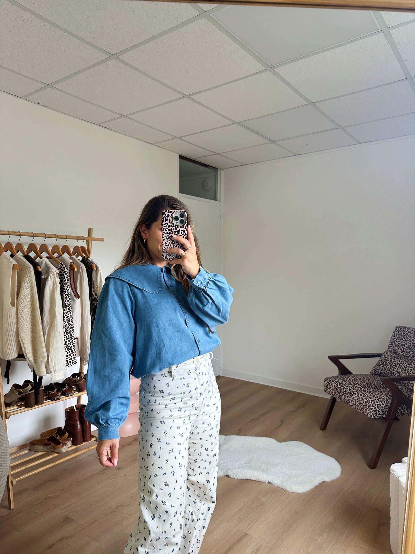 Blouse à col large denim clair Billie