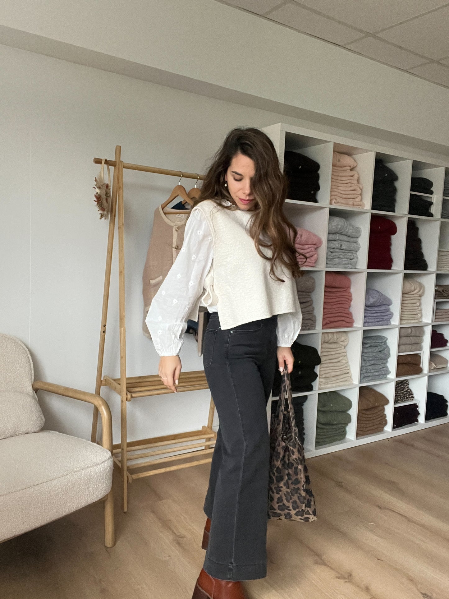 Pull sans manche avec nœuds Jeanne écru