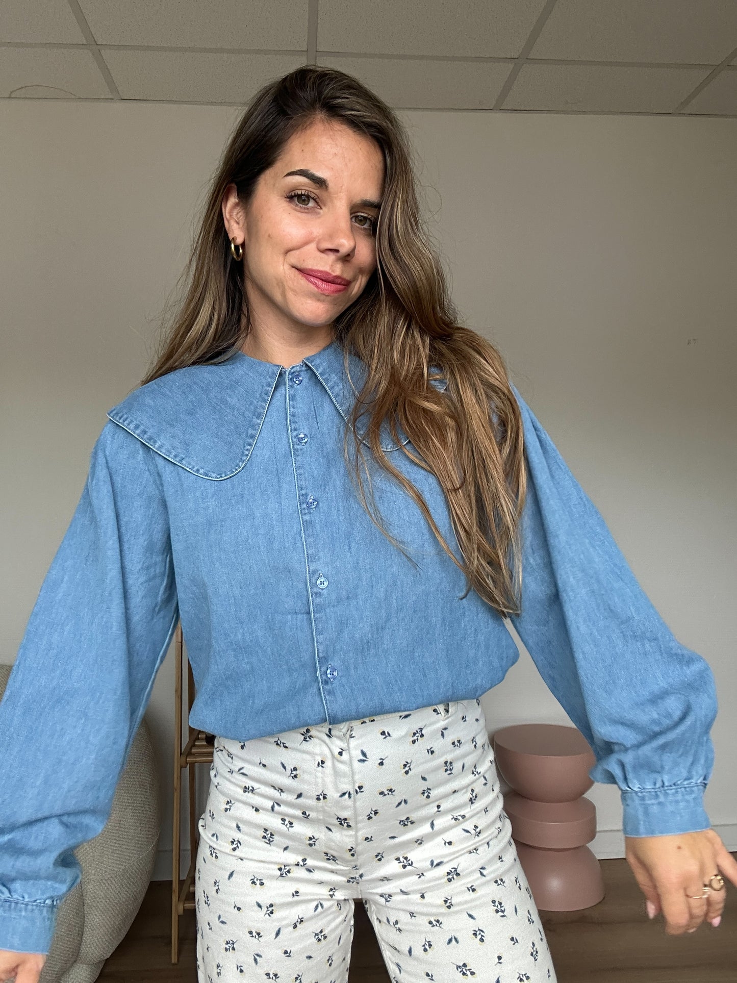Blouse à col large denim clair Billie