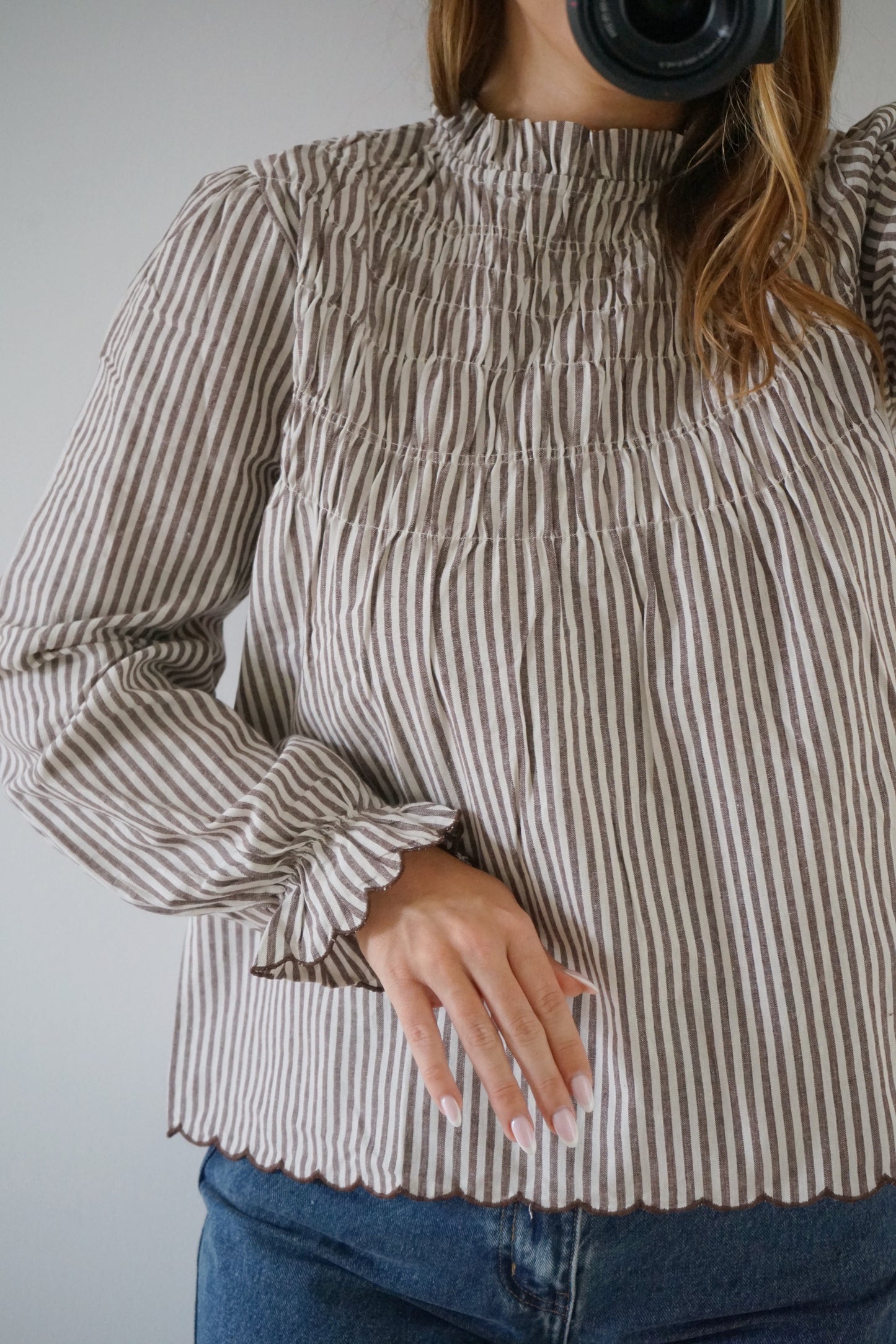 Blouse à rayures smockée marron Chloé