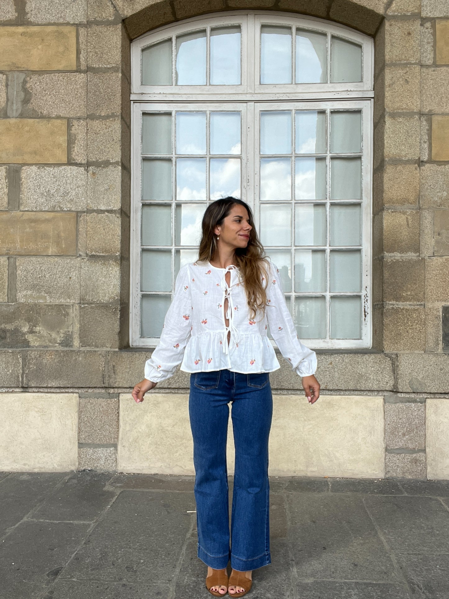 Blouse brodée à noeuds Silvia