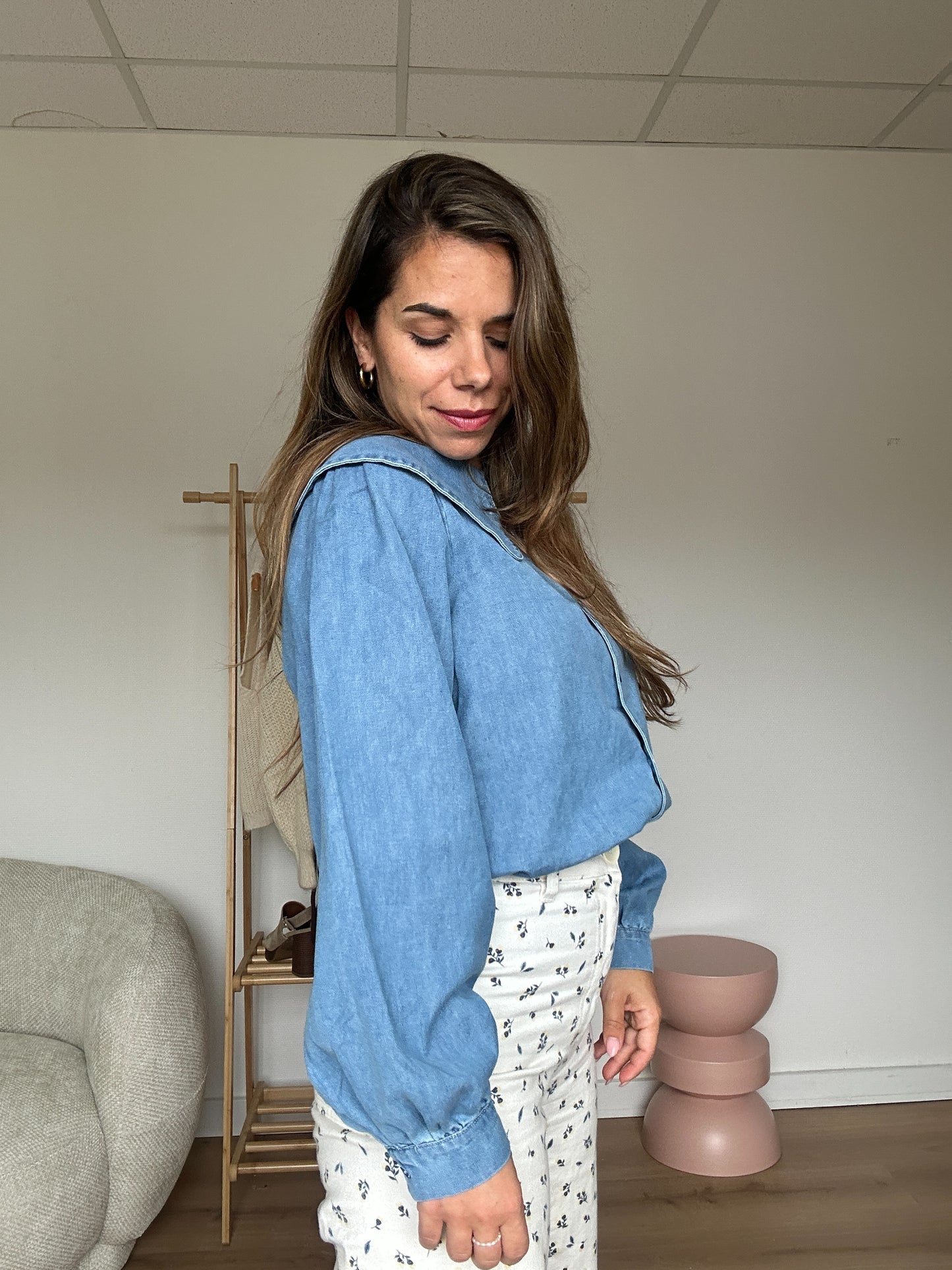Blouse à col large denim clair Billie