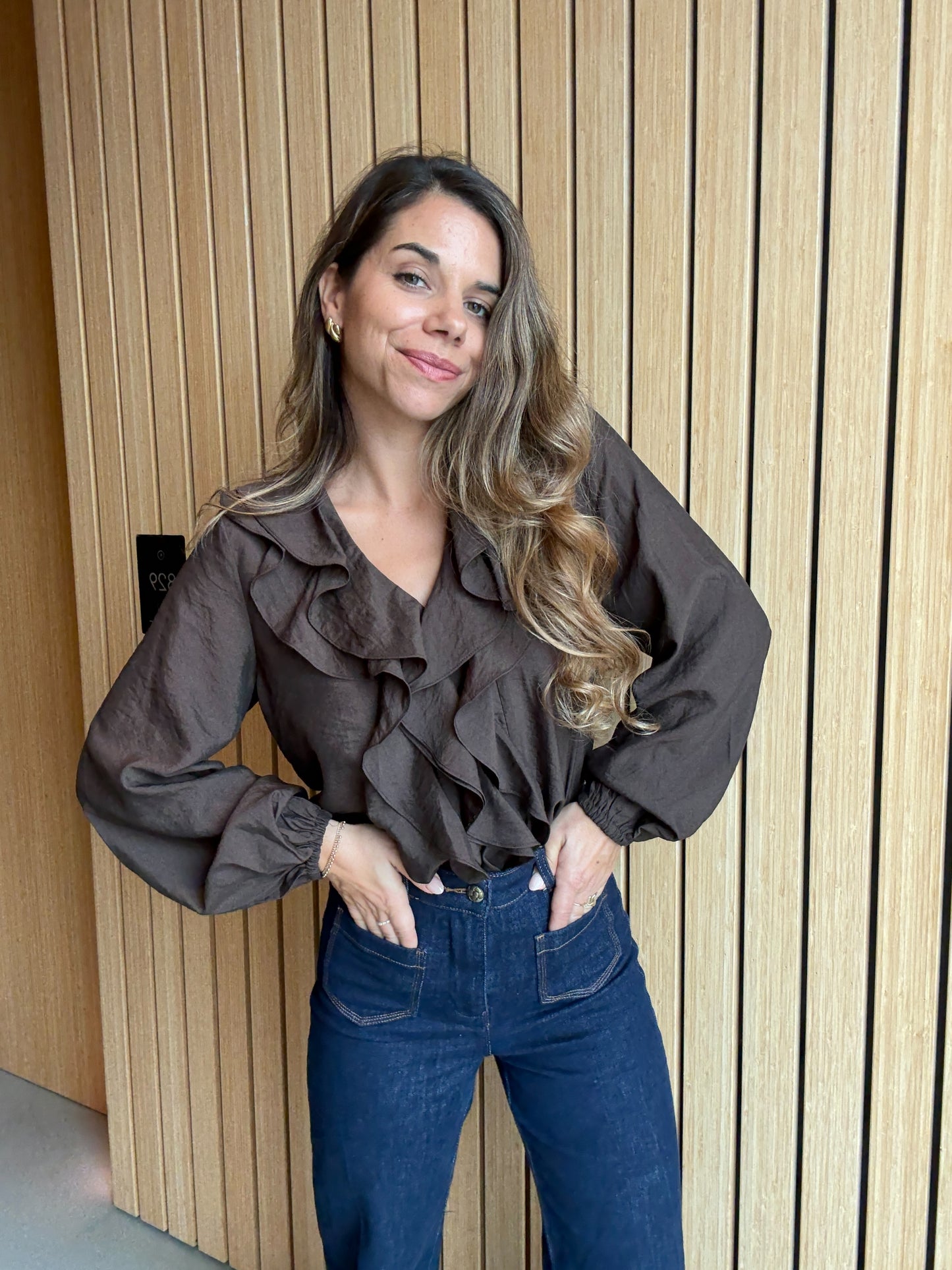 Blouse volantée chocolat Adèle