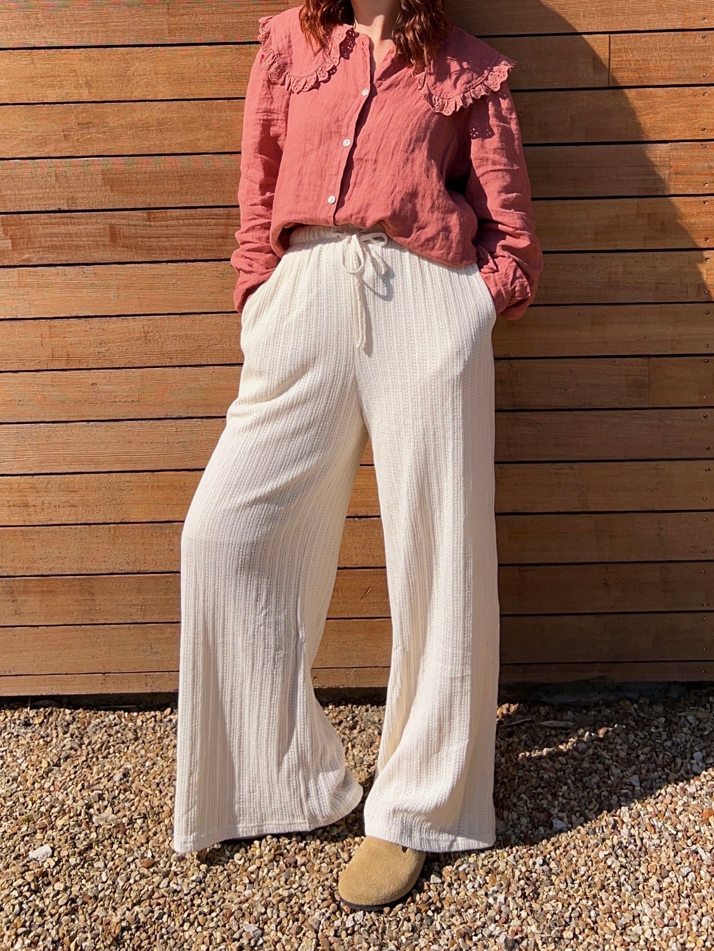 Pantalon fluide en crochet écru Maya