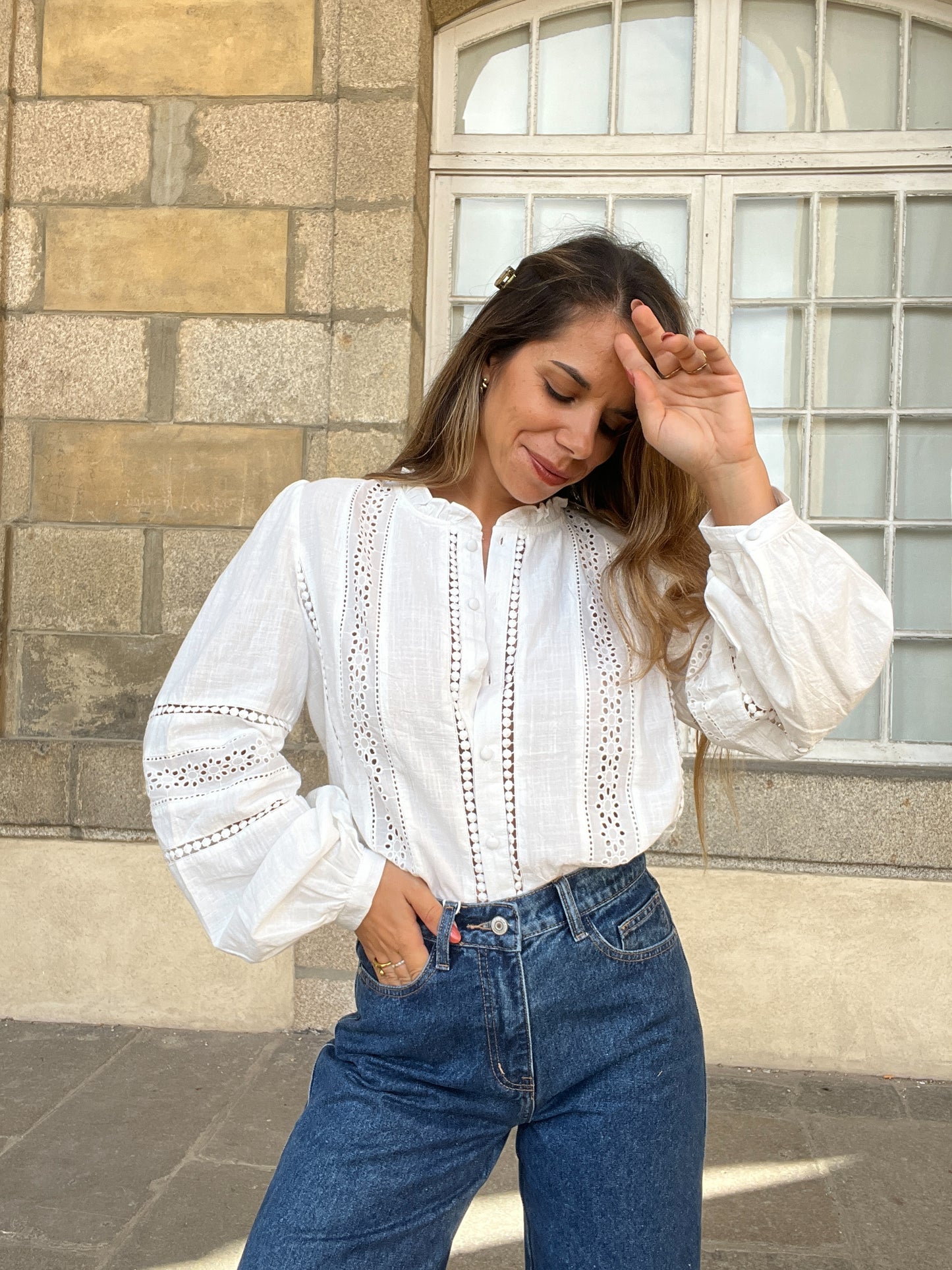 Blouse blanche avec des broderies Colombe