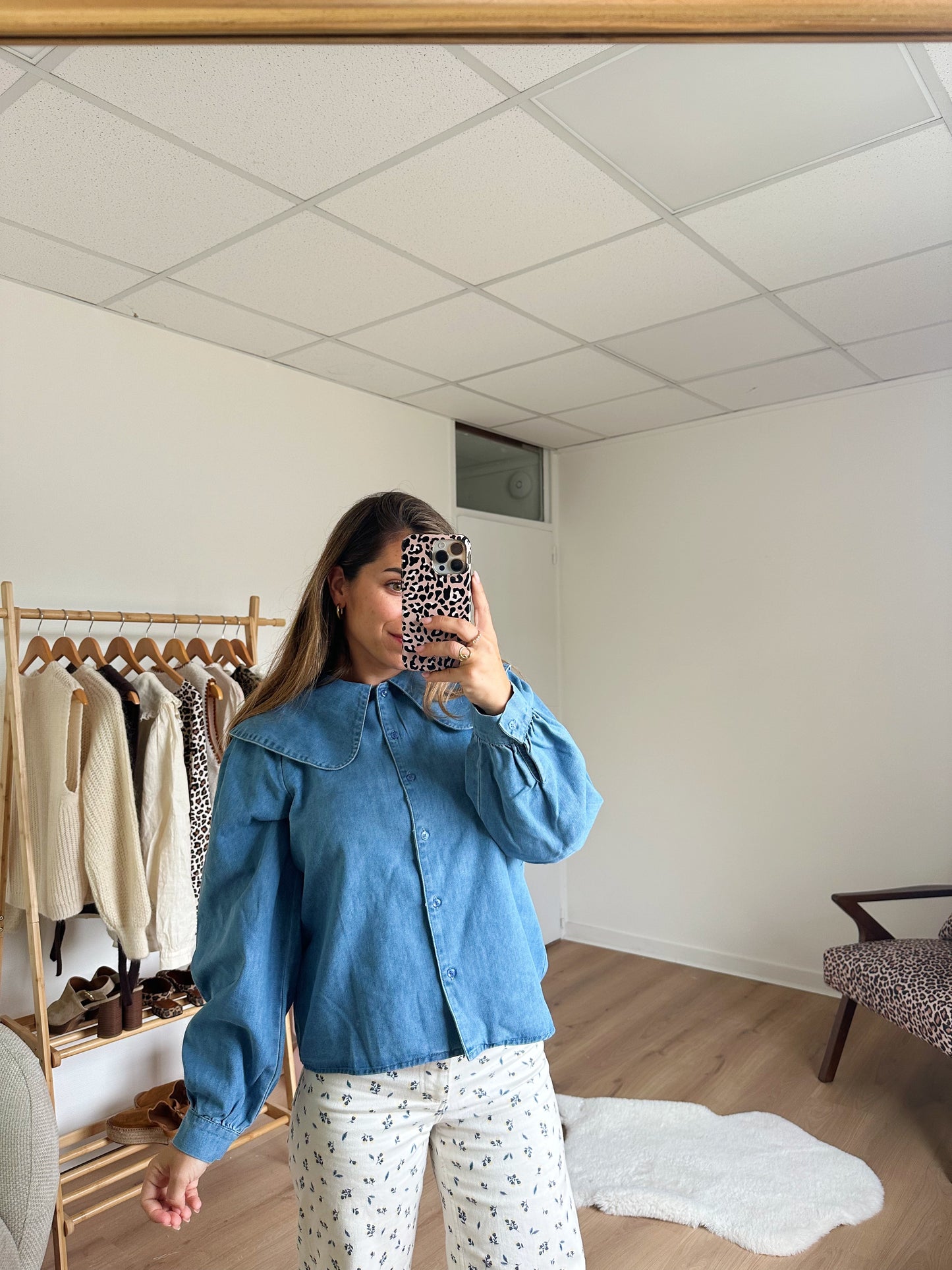 Blouse à col large denim clair Billie
