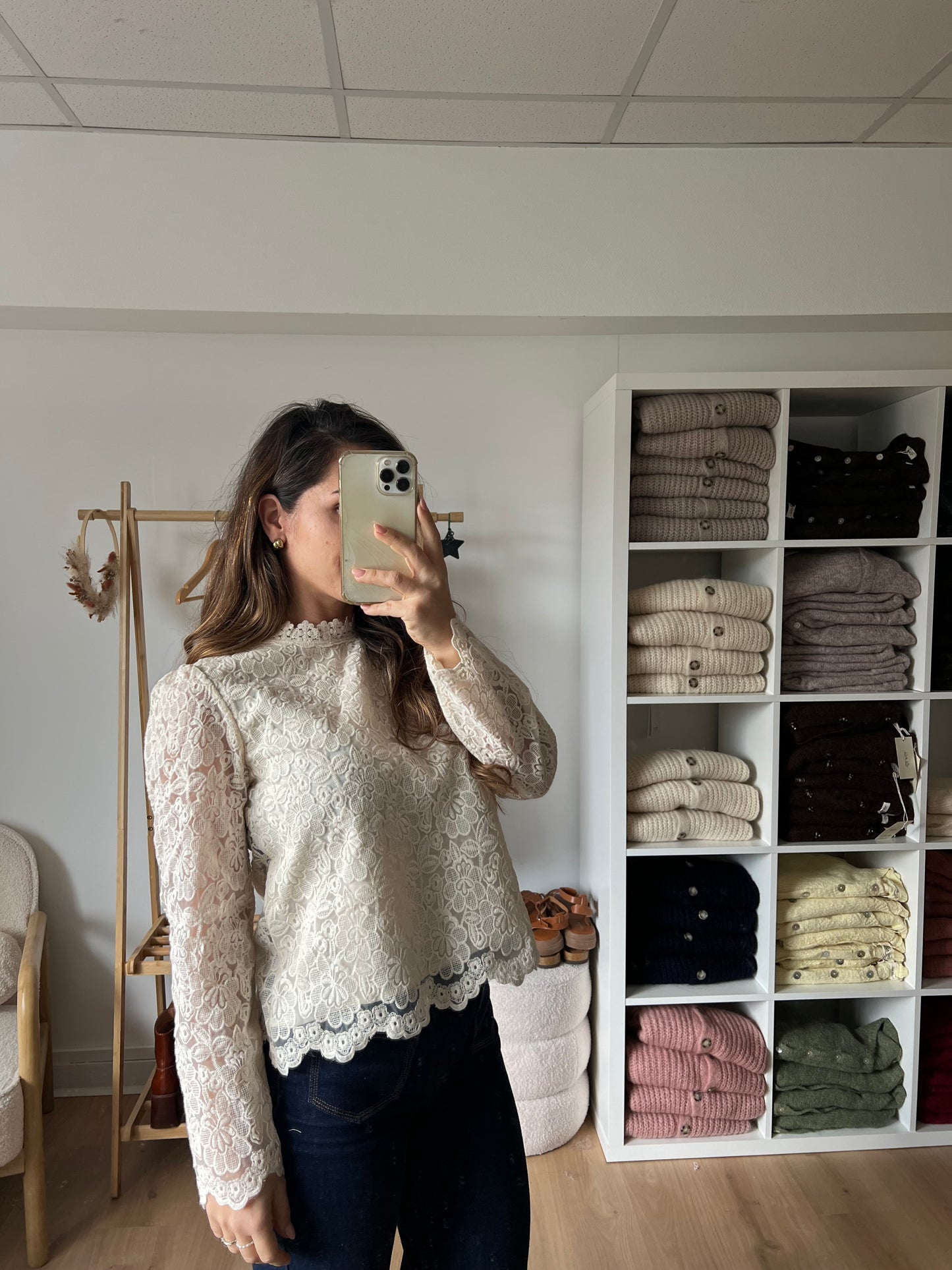 Blouse brodée fleurie Isis