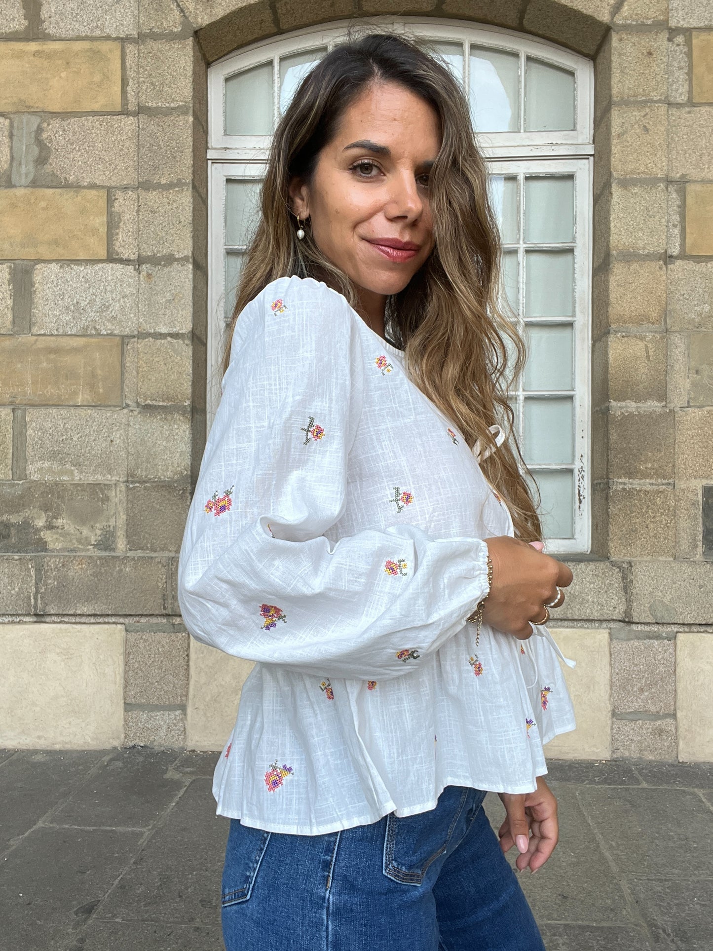 Blouse brodée à noeuds Silvia