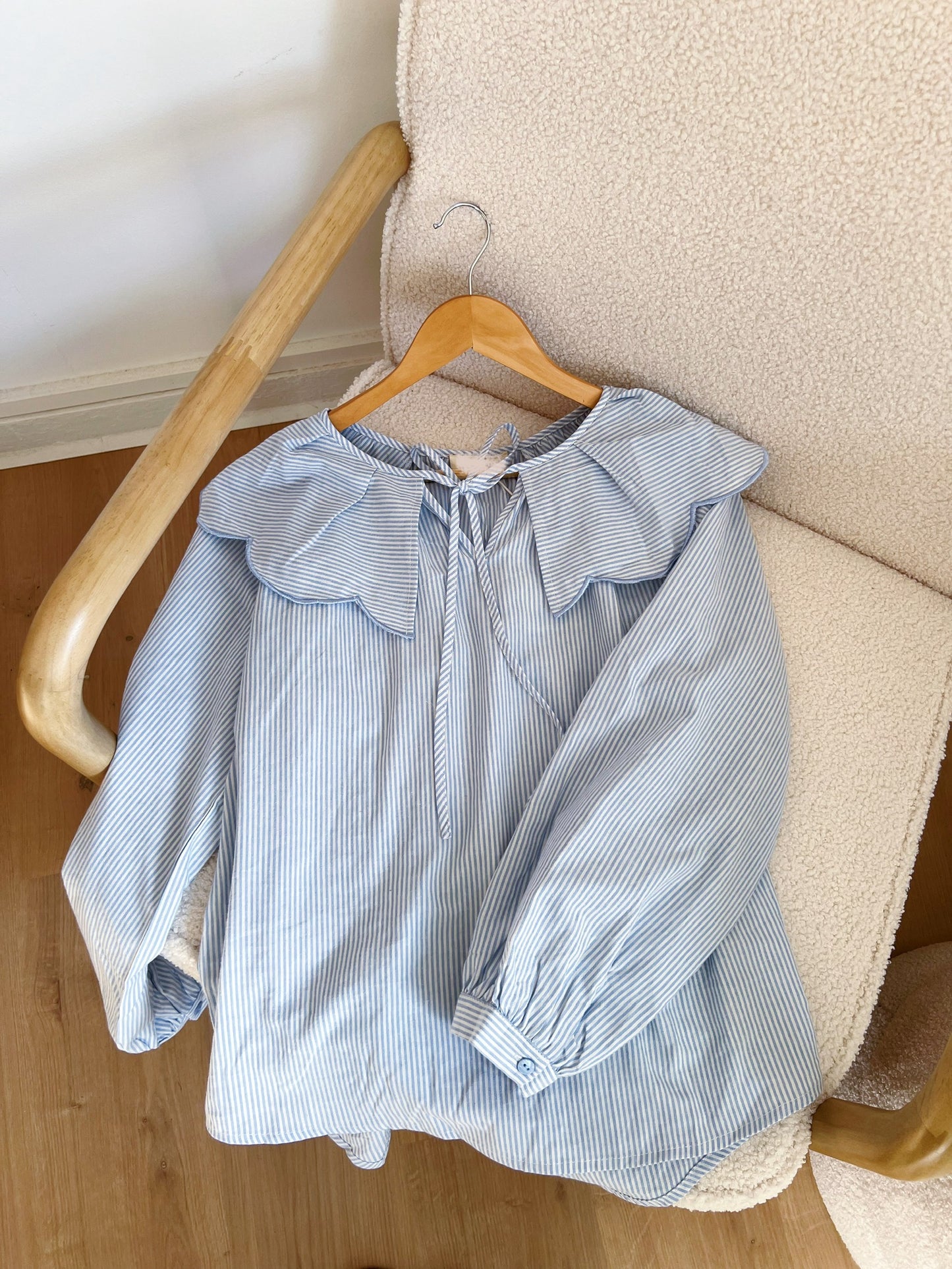 Blouse à col large Solveig blue stripes