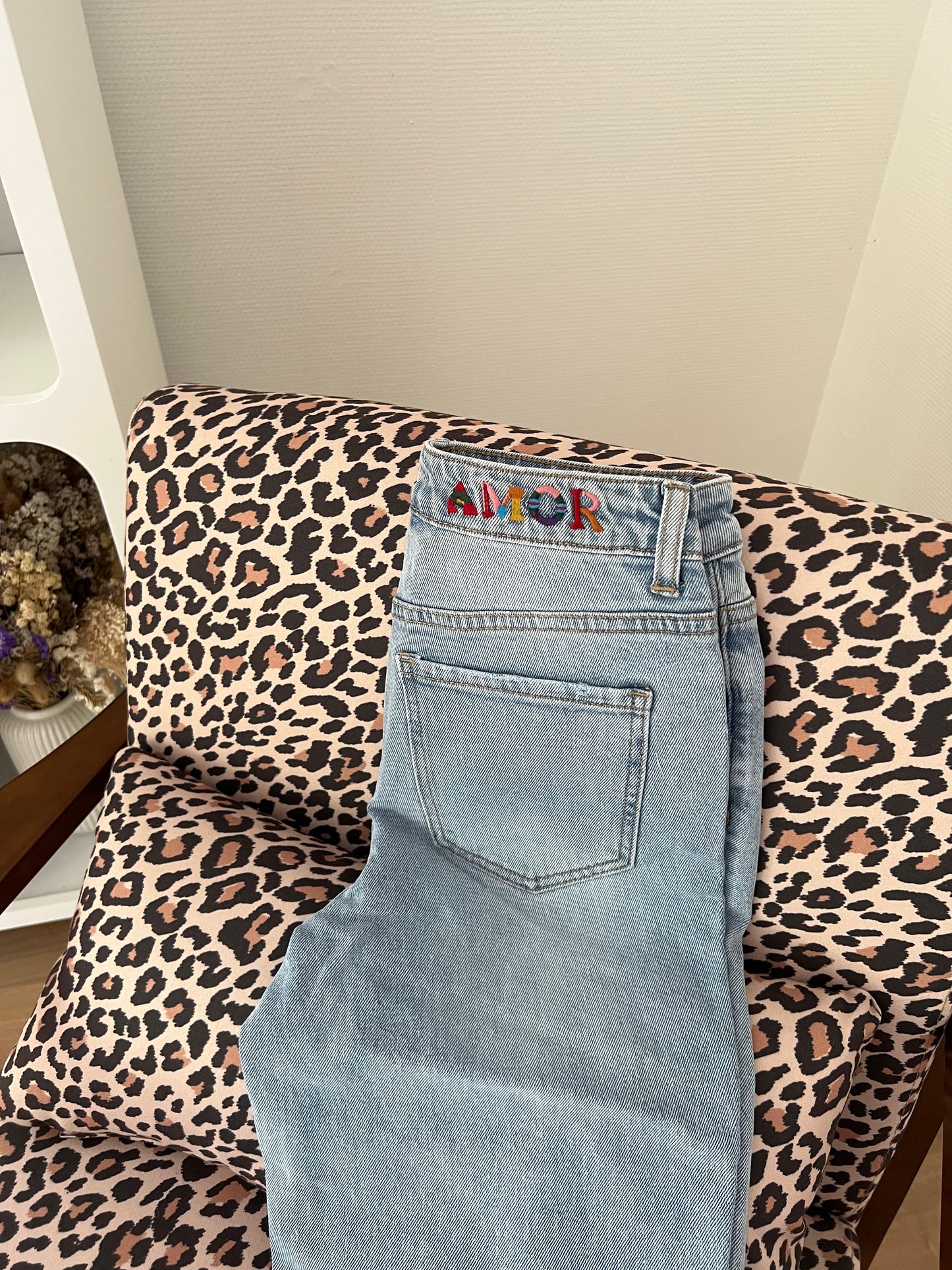 Jean large Amor