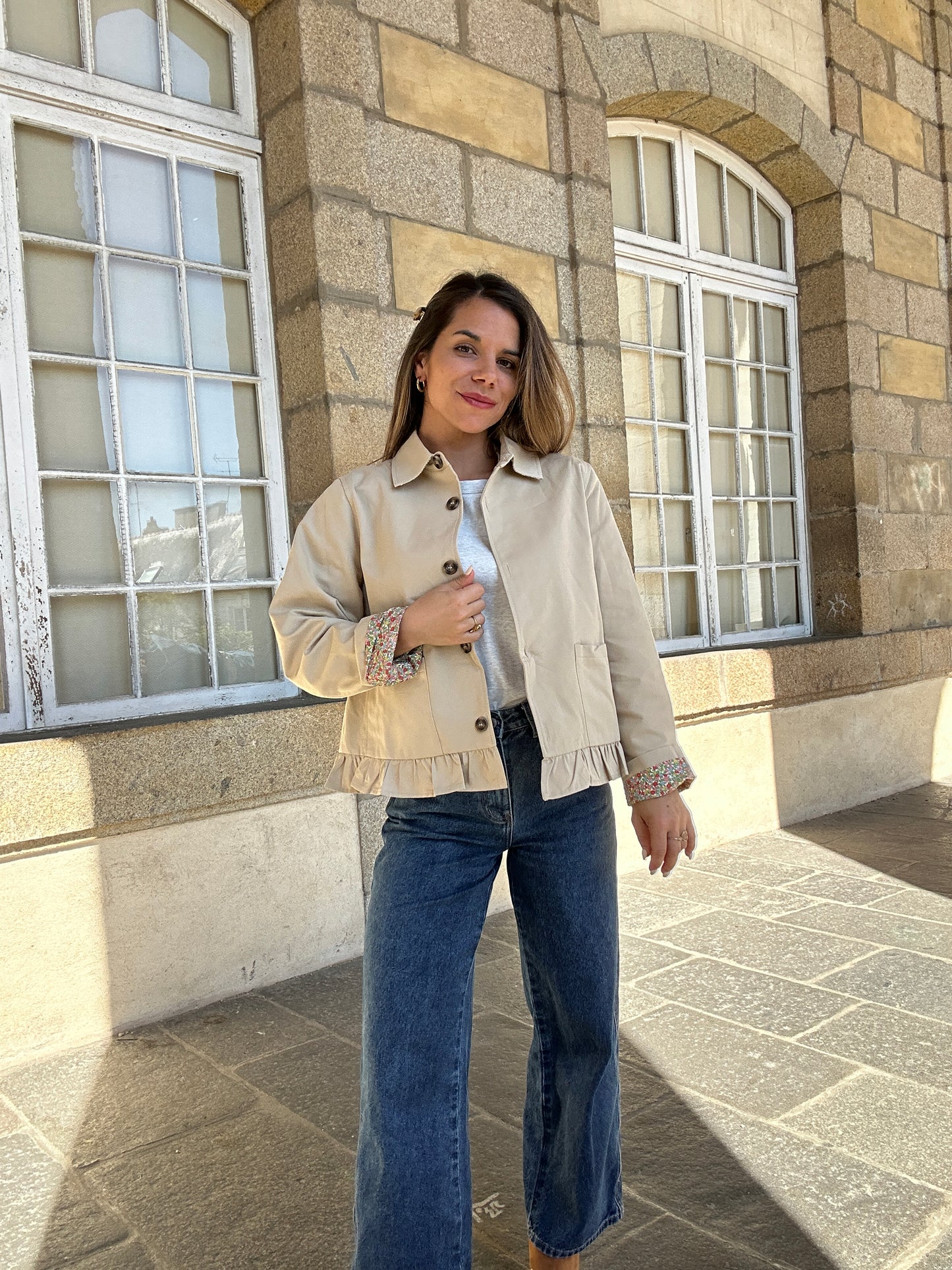 Veste trench liberty en coton beige Hortense à volants