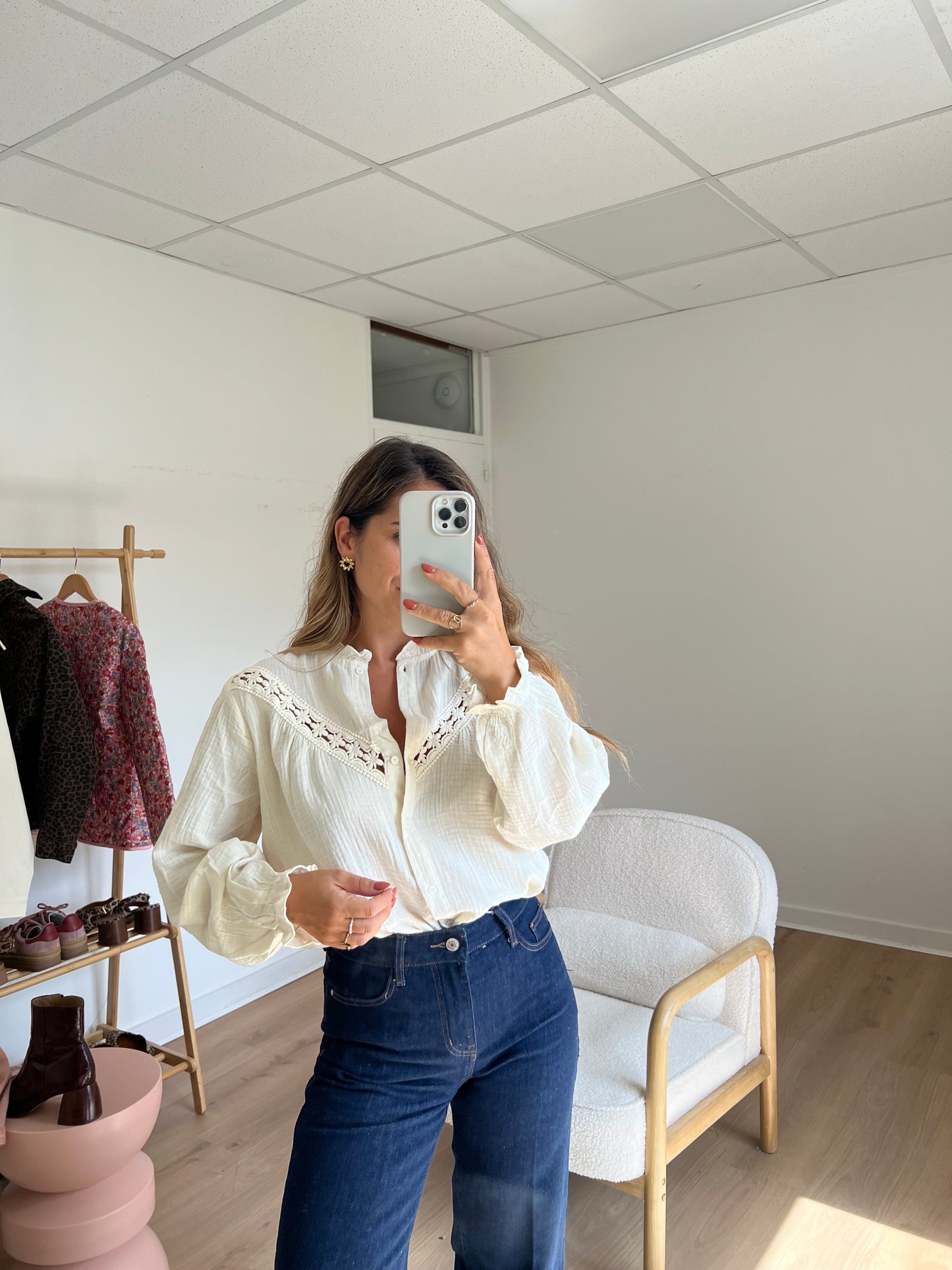 Blouse brodée écrue Angèle