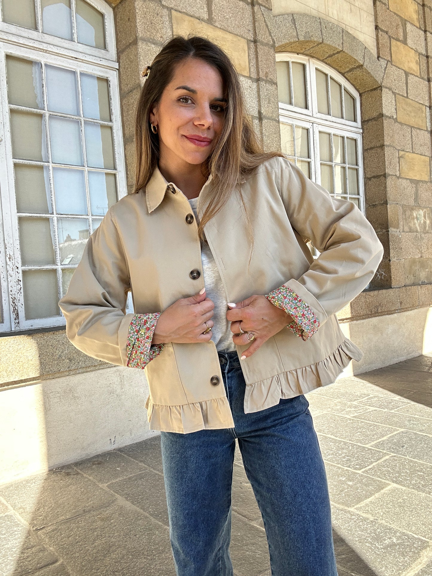 Veste trench liberty en coton beige Hortense à volants
