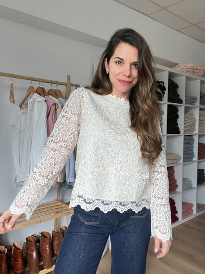 Blouse brodée fleurie Isis