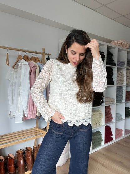 Blouse brodée fleurie Isis