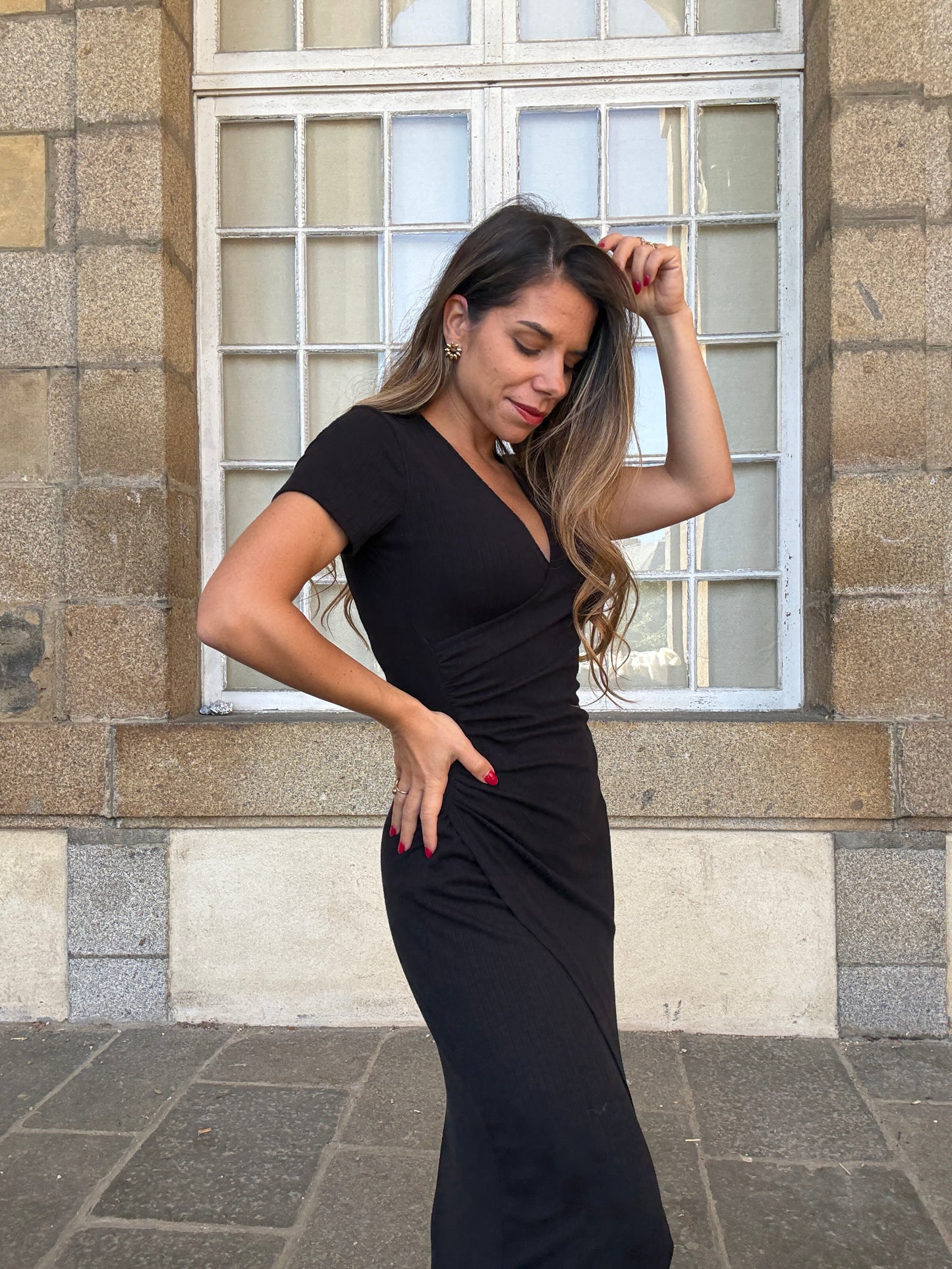 Robe Romane à manches courtes noire