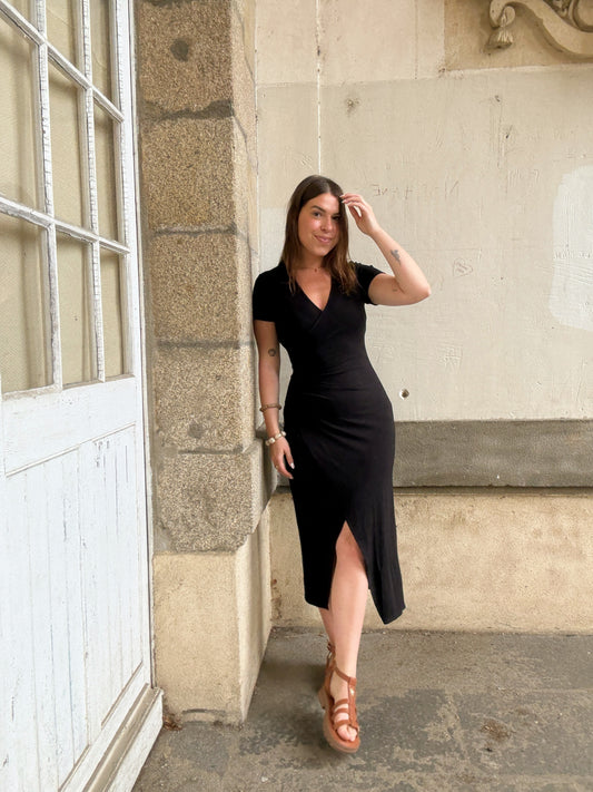 Robe Romane à manches courtes noire