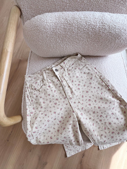 Jean flare Julia à petites fleurs roses