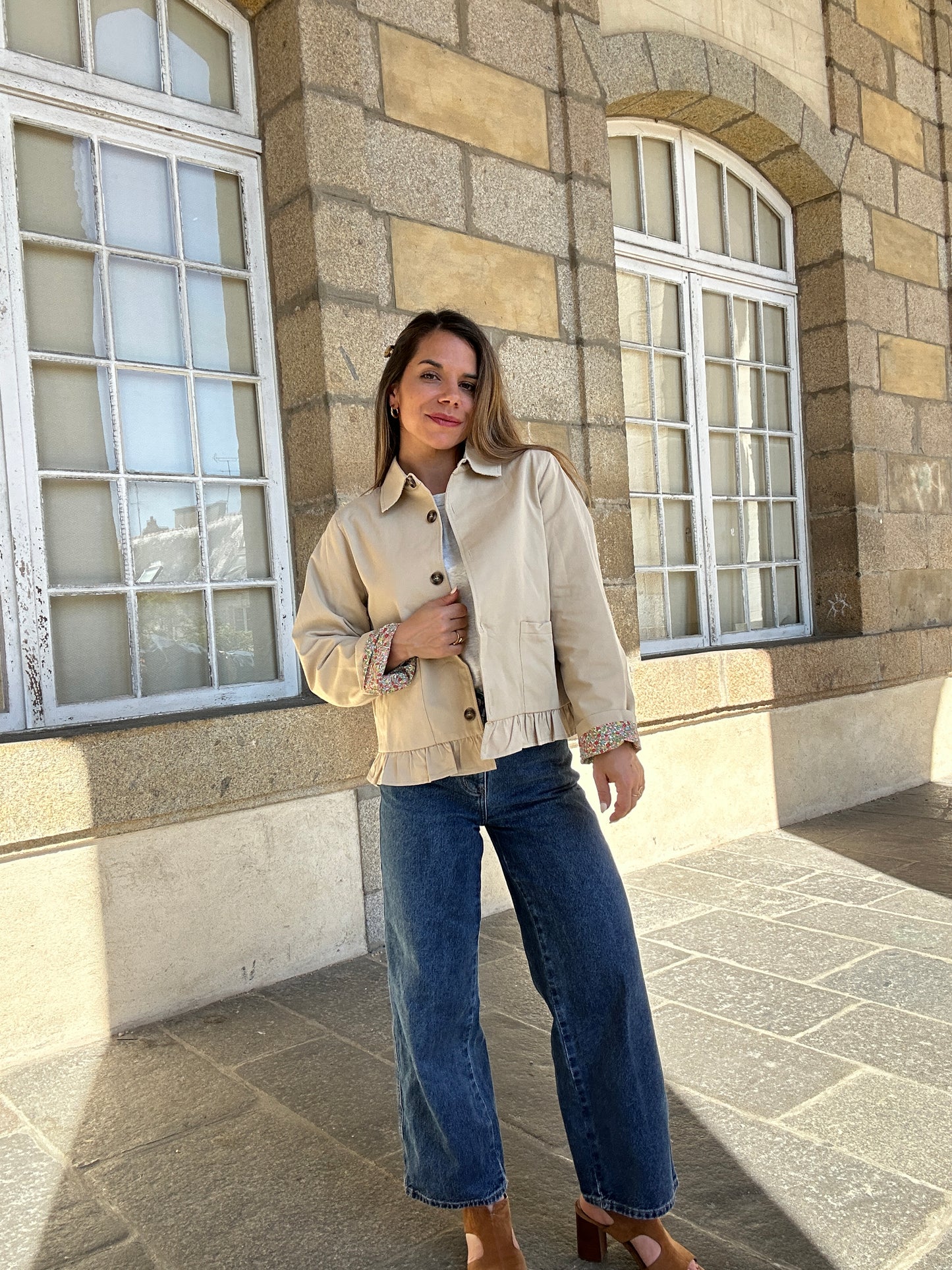 Veste trench liberty en coton beige Hortense à volants