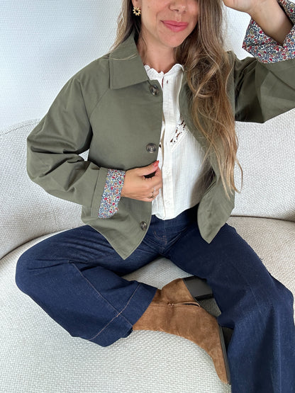 Veste trench Edith à fleurs kaki