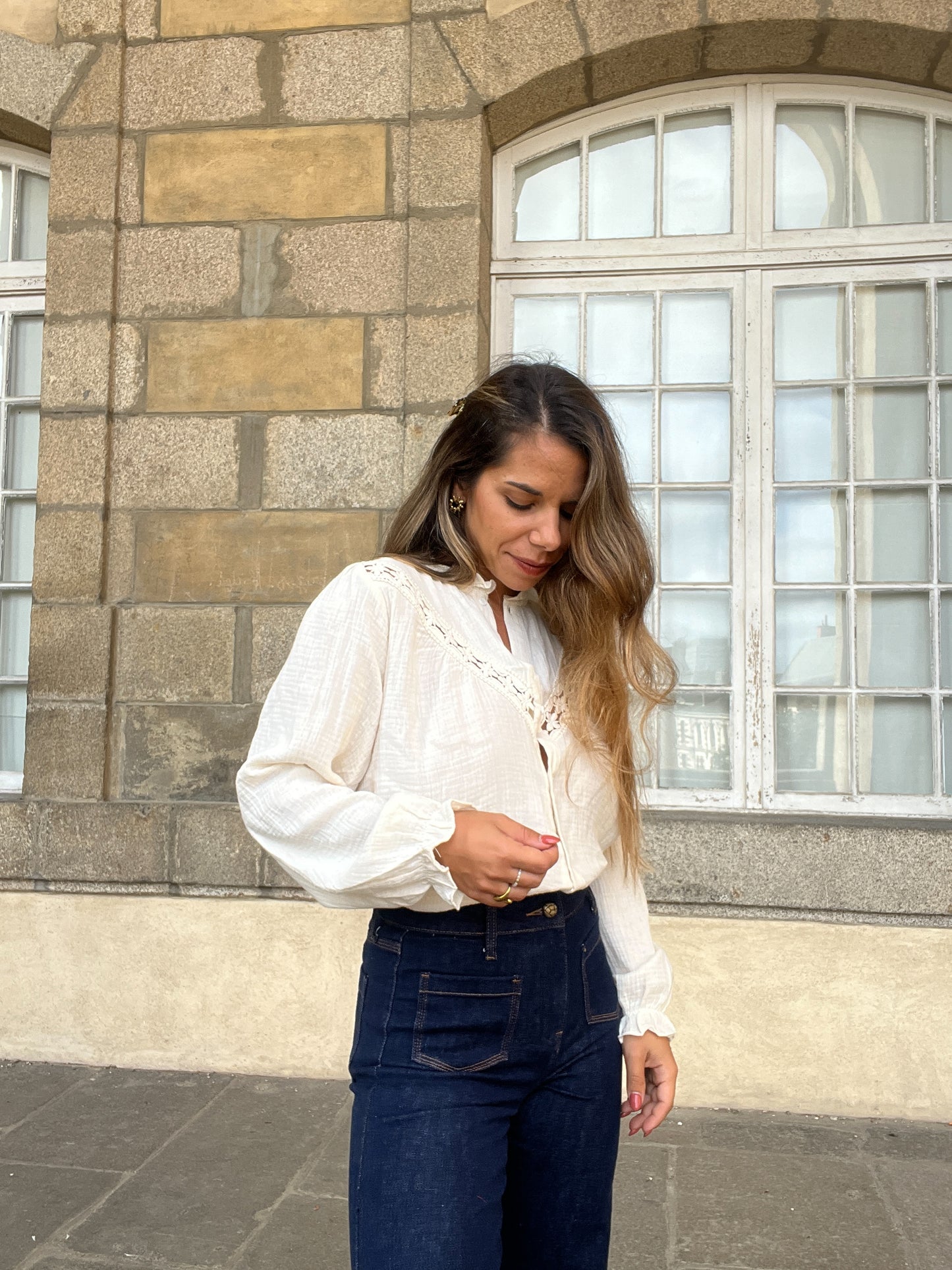 Blouse brodée écrue Angèle