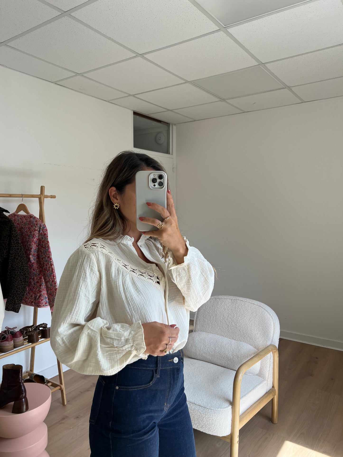 Blouse brodée écrue Angèle