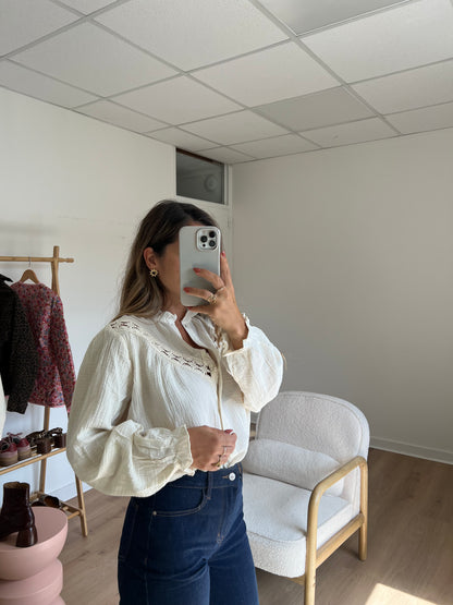Blouse brodée écrue Angèle