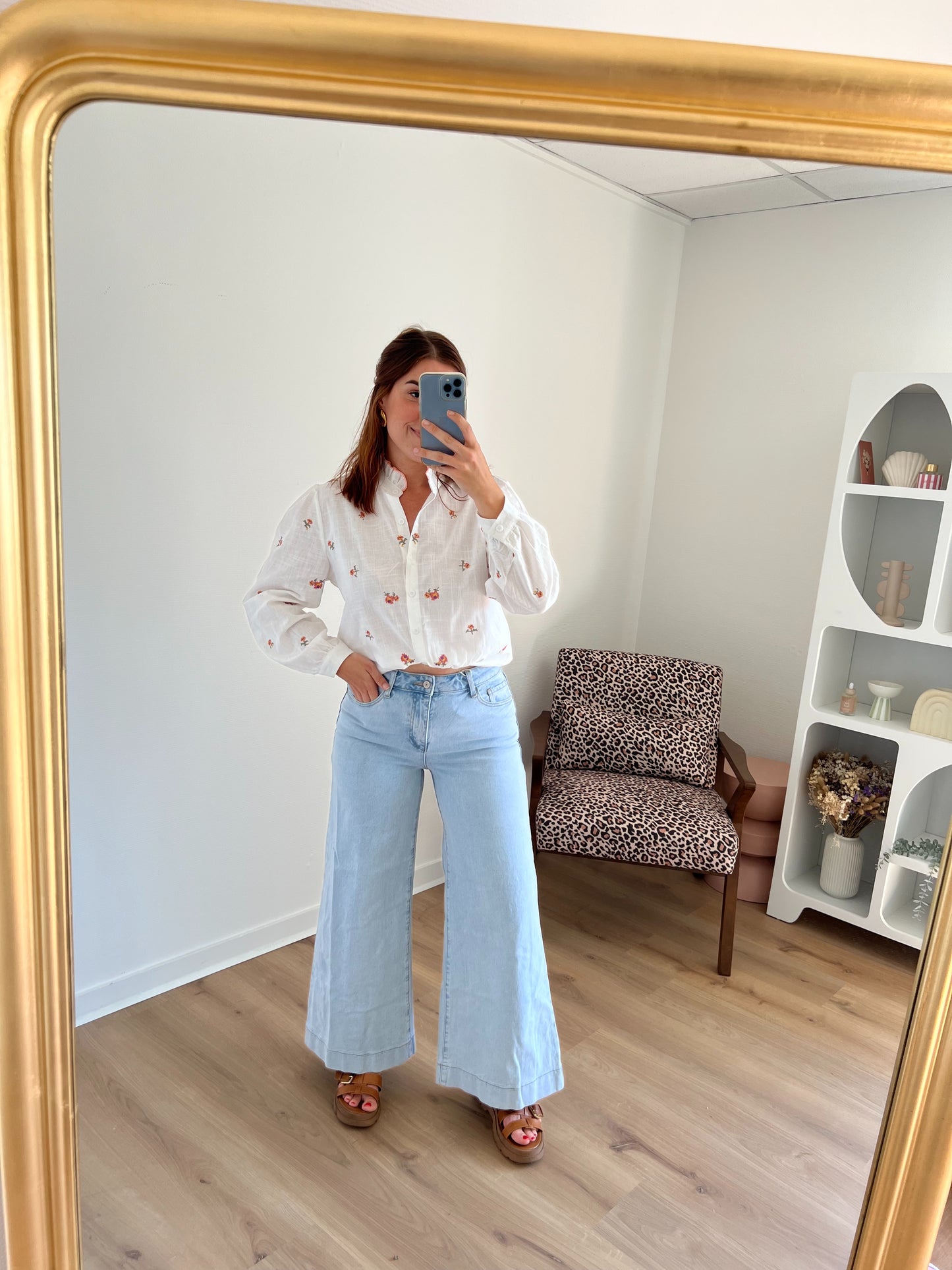 Chemise écrue à fleurs brodée Esmée