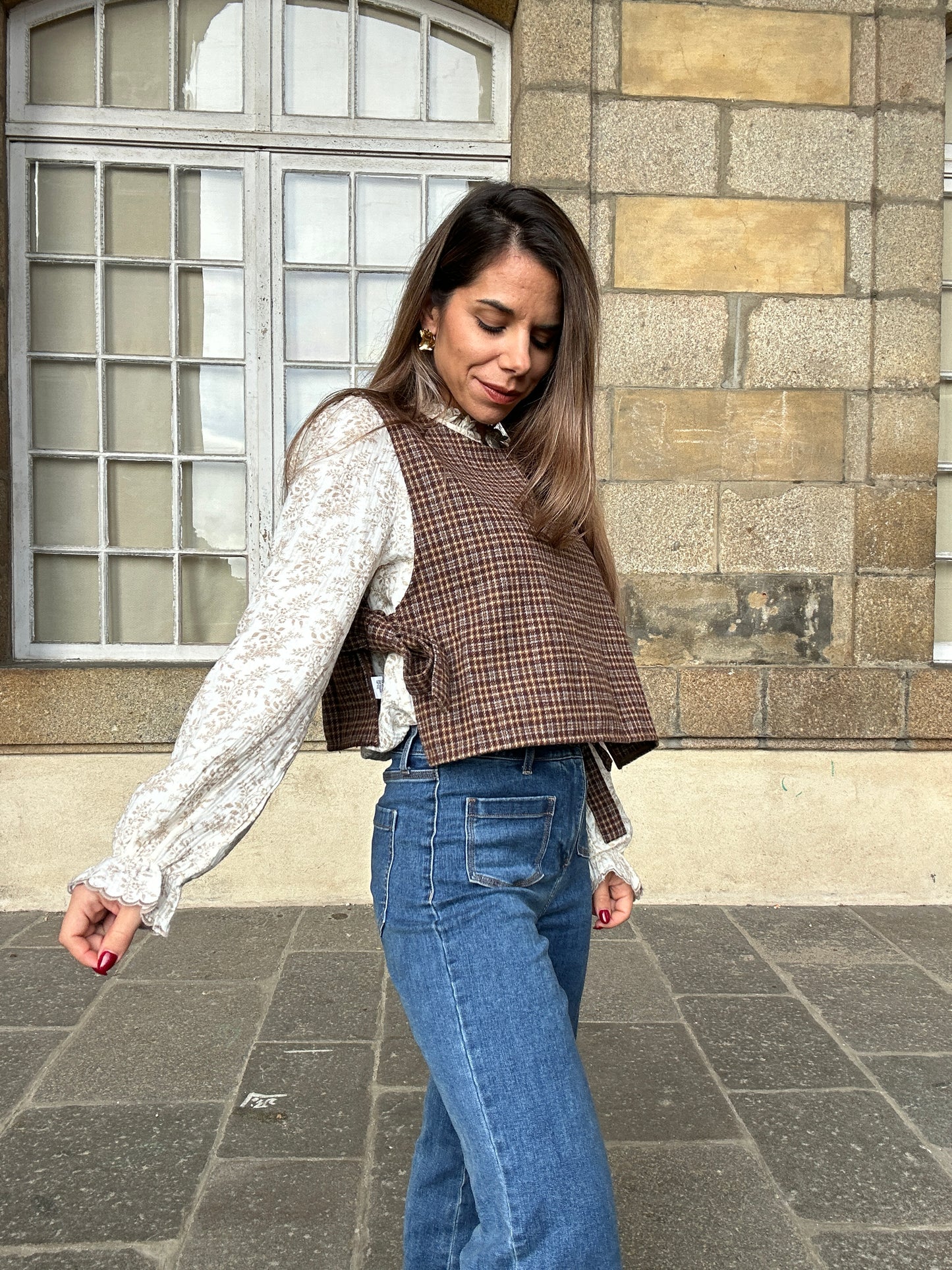 Pull fin sans manche avec nœuds à carreaux Armance