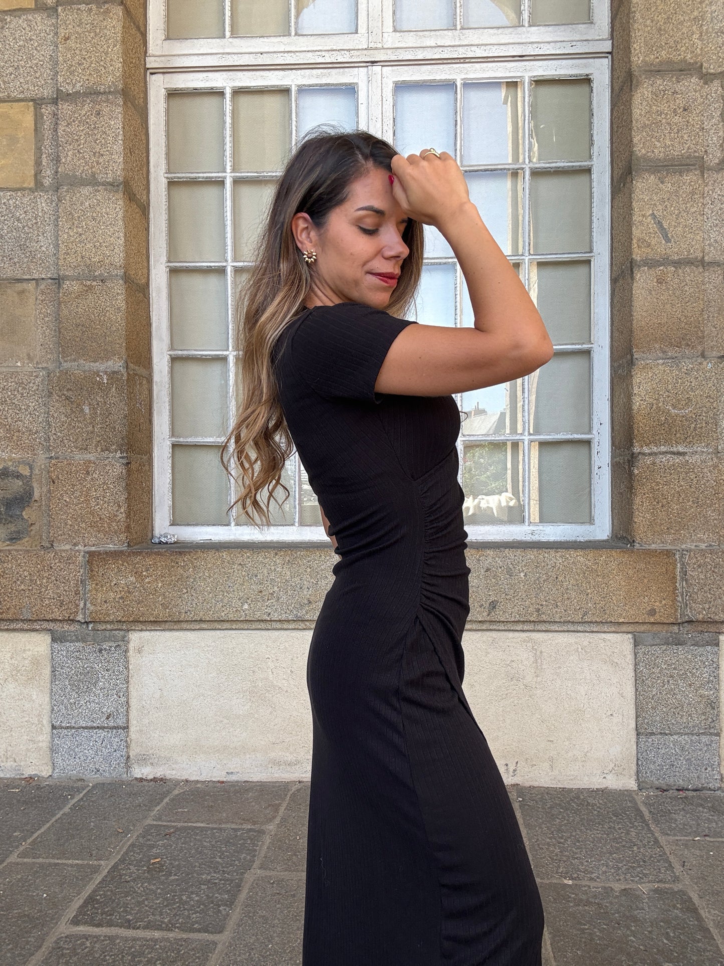 Robe Romane à manches courtes noire