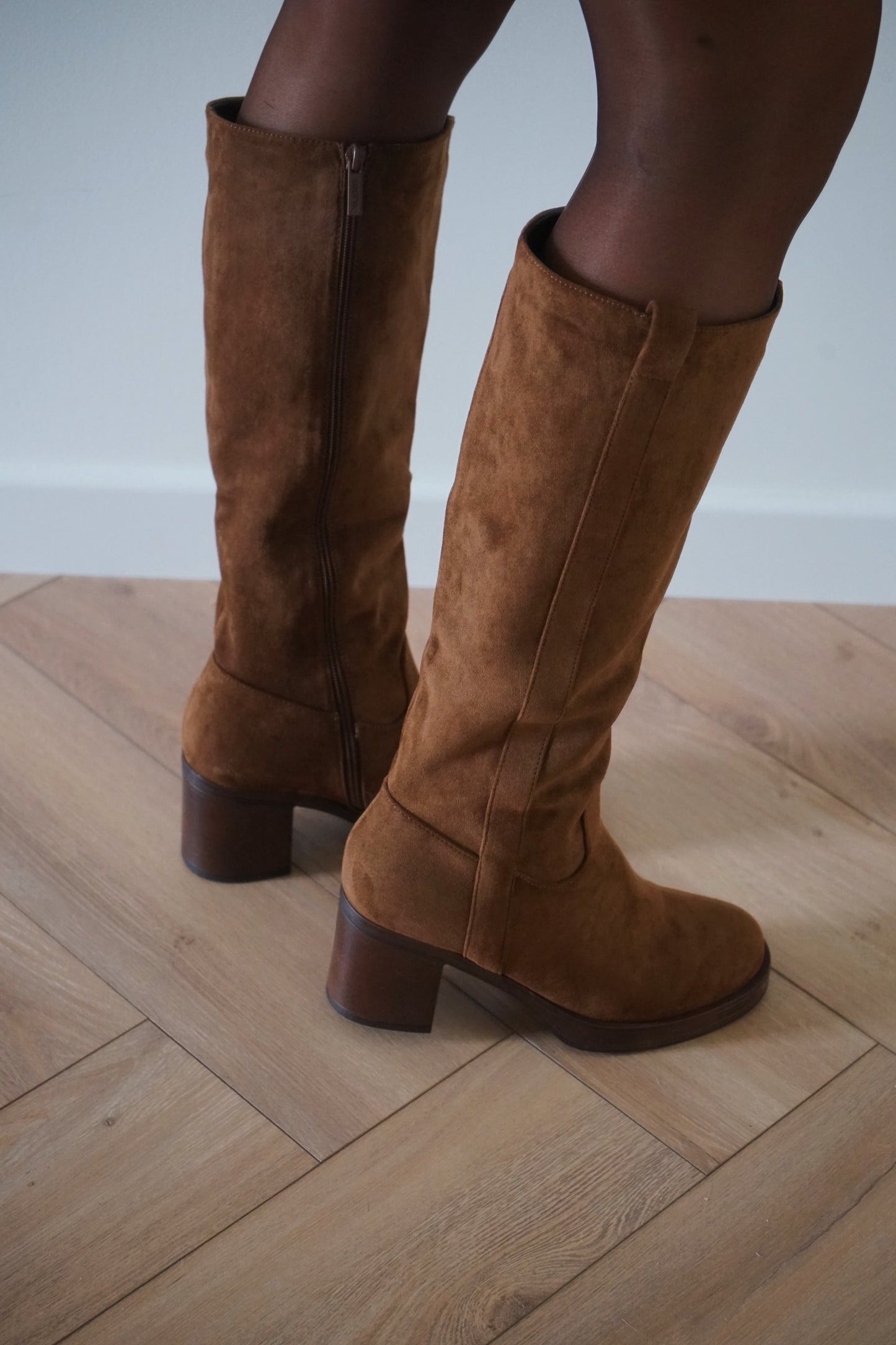Bottes en suédine Eline camel