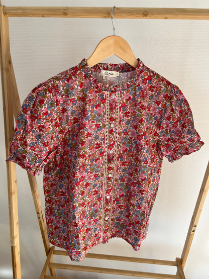 Blouse fleurie à manches courtes