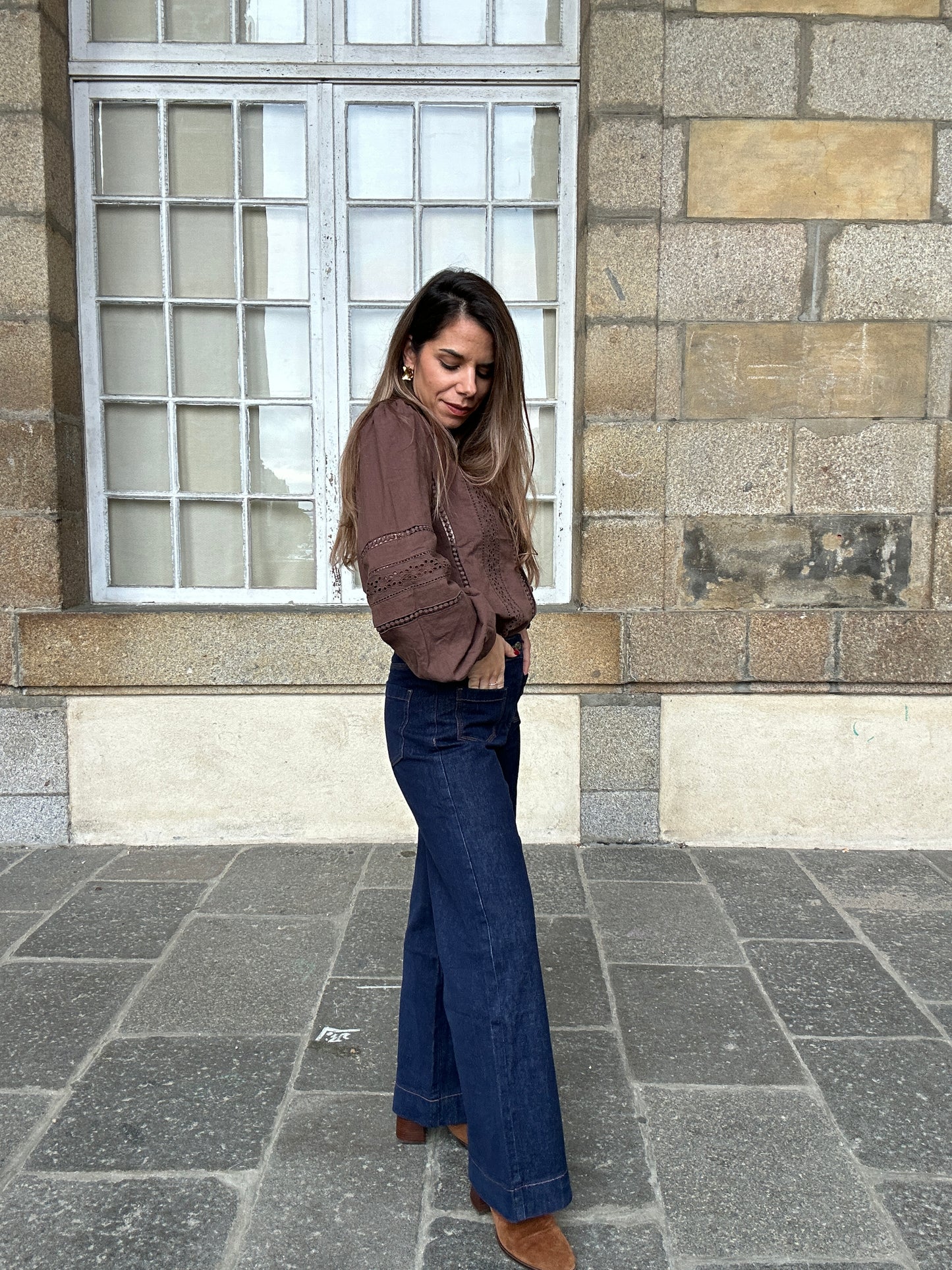 Blouse marron avec des broderies Colombe