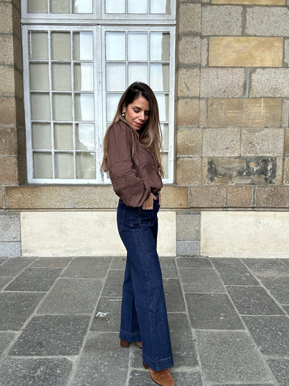 Blouse marron avec des broderies Colombe