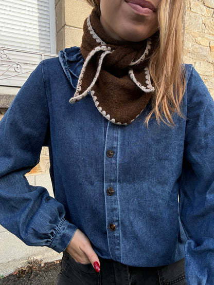 Bandana marron à bordures festonnées