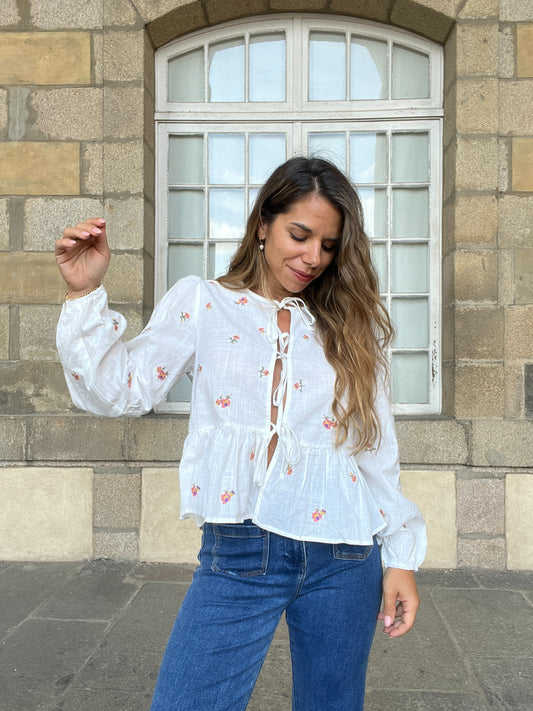 Blouse brodée à noeuds Silvia