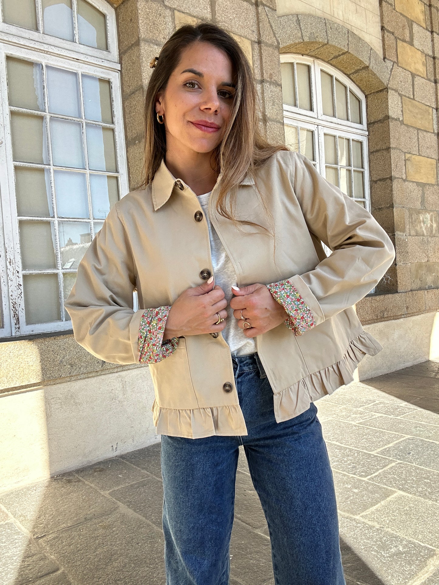 Veste trench liberty en coton beige Hortense à volants