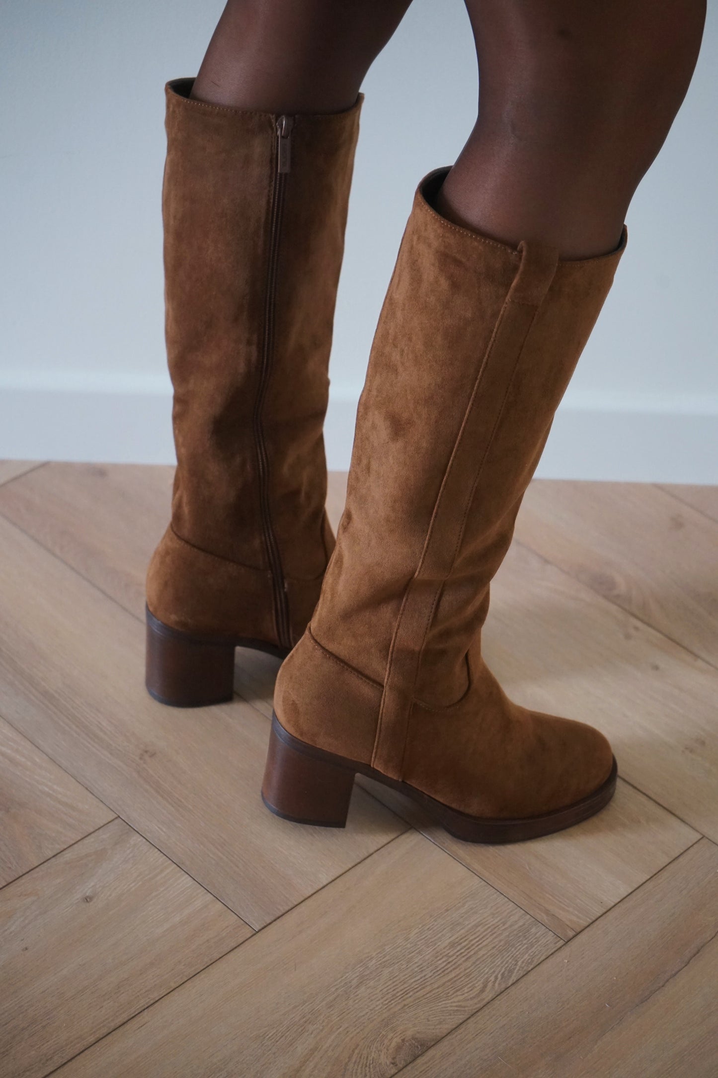 Bottes en suédine Eline camel