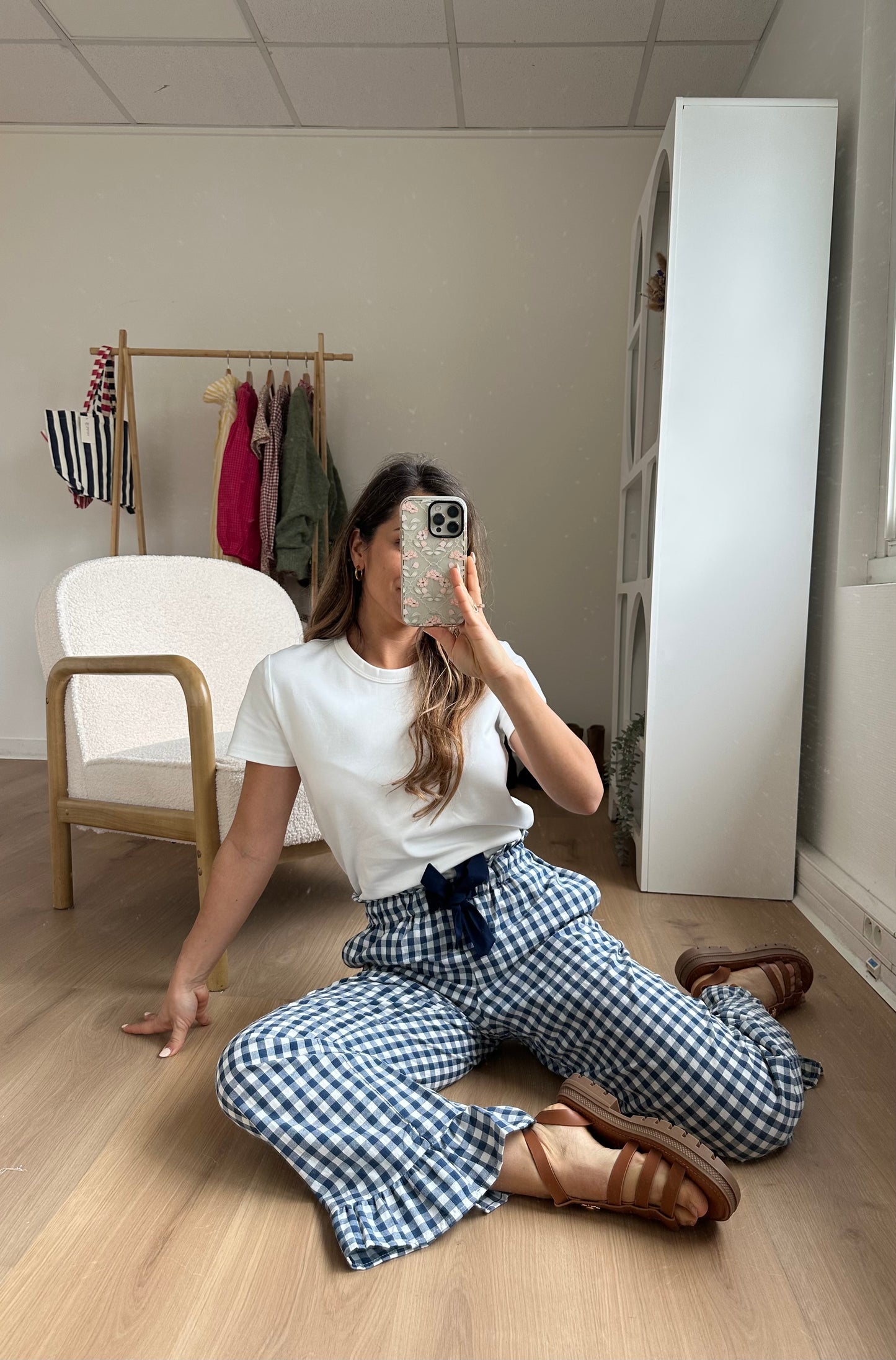 Pantalon fluide vichy à volants bleu marine Julia
