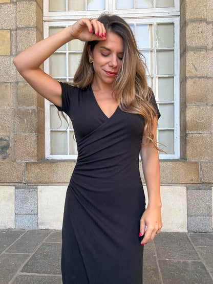 Robe Romane à manches courtes noire