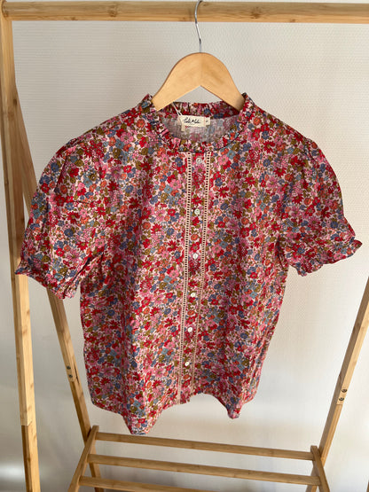 Blouse fleurie à manches courtes