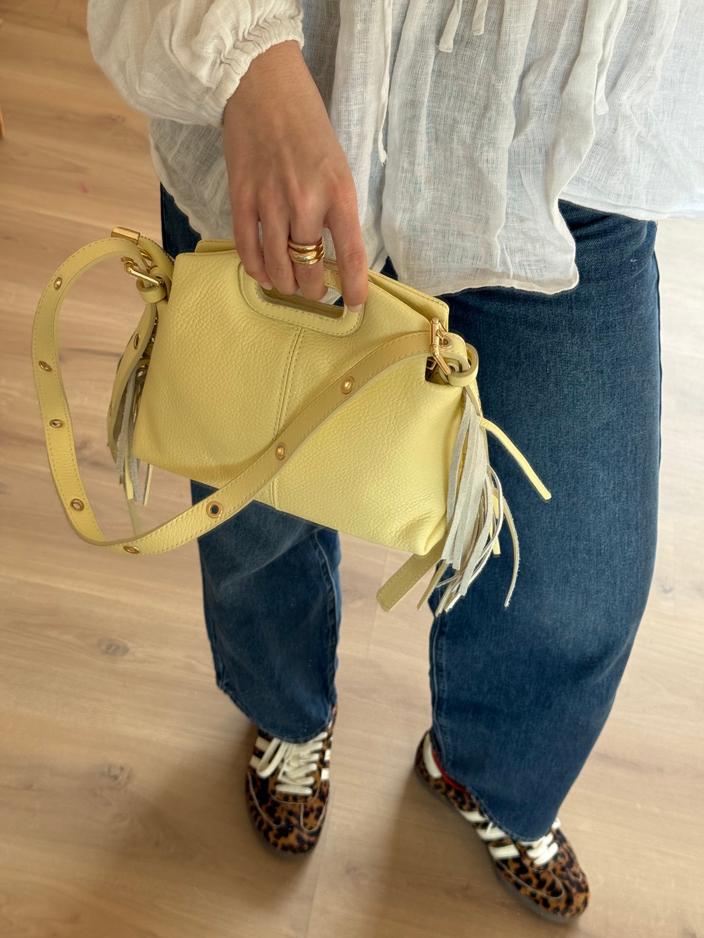 Sac à main en cuir Jodie jaune pâle